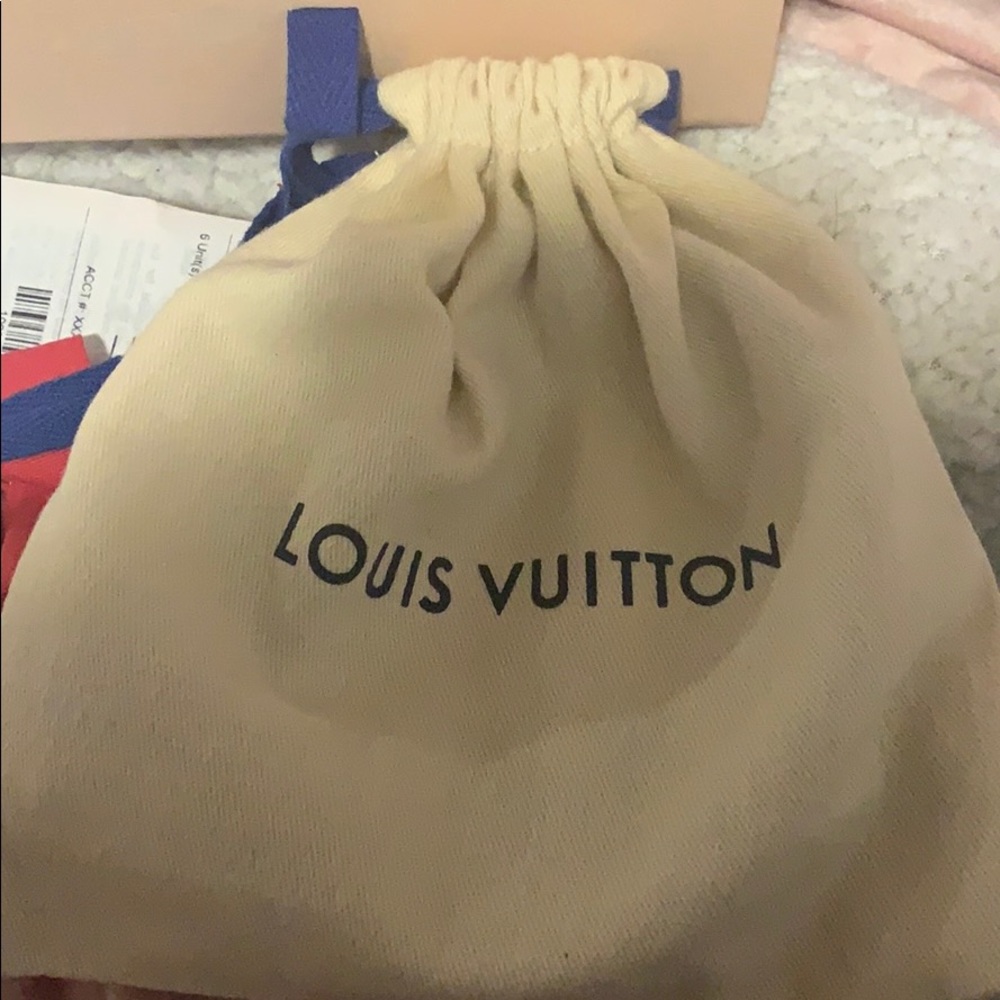 Women’s louie Vuitton belt - Picture 2 of 6